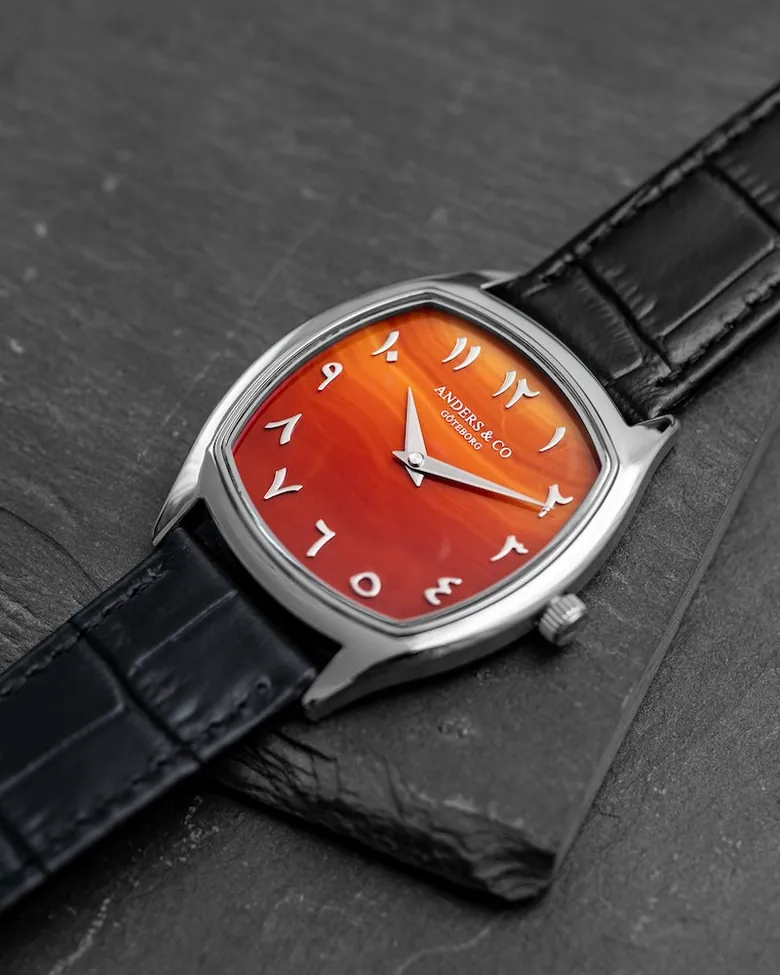 AC2 Volcán Red Agate (Eastern Arabic Numerals)