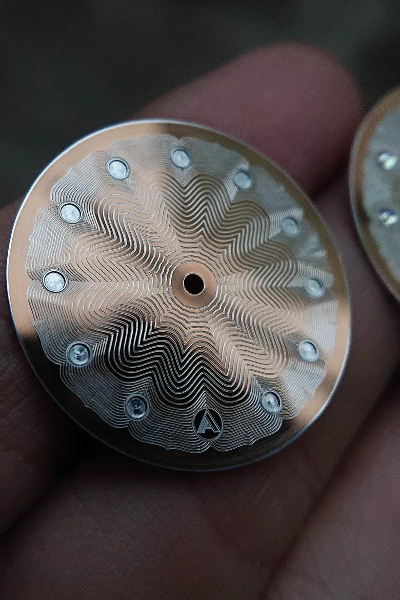 A-Guilloché v3: AndoAndoAndo x Đức Đảm Đang (Made to Order)