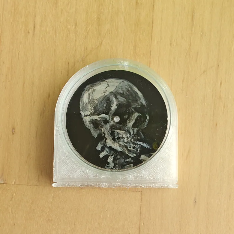 Skeleton with Burning Cigarette 28.5mm