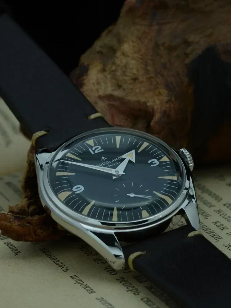 Hruodland Vintage Rail Watch