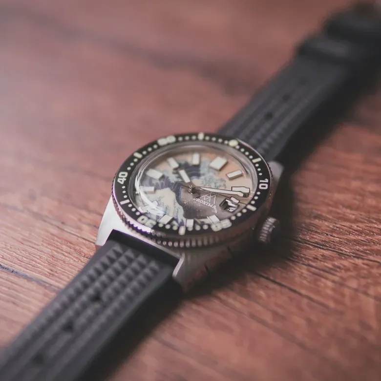 Proxima 65 Great Wave Off Kanagawa Dial