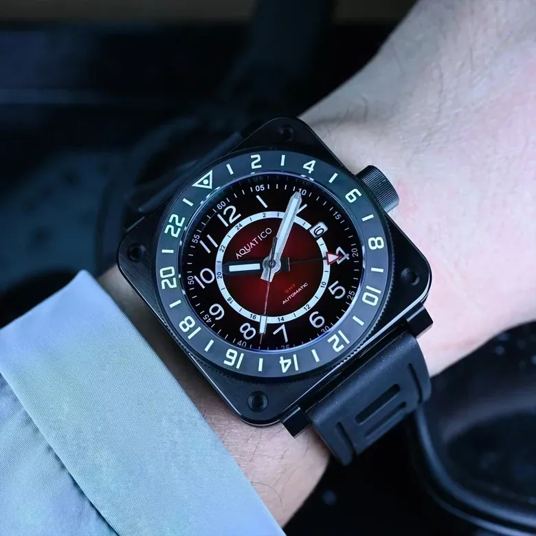 Shadow Raider GMT DLC Black Fumé Red Dial