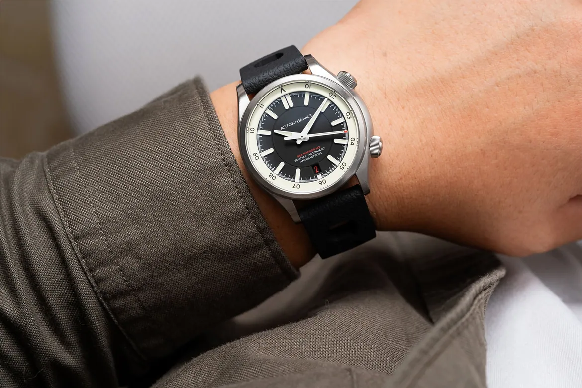 Sea Ranger M2 Black on Strap