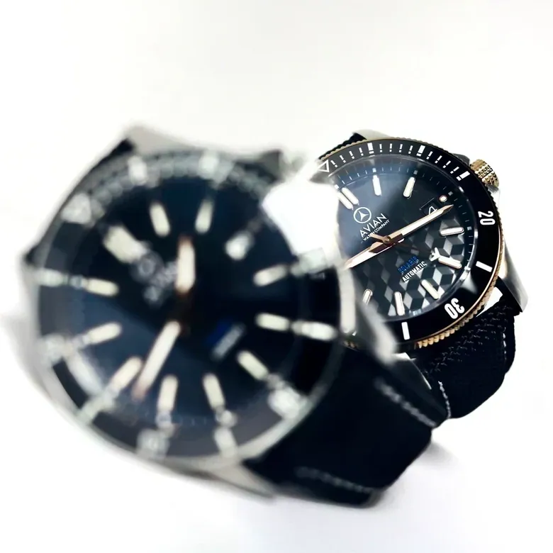 Mark II Solaris (Red Gold Bezel)