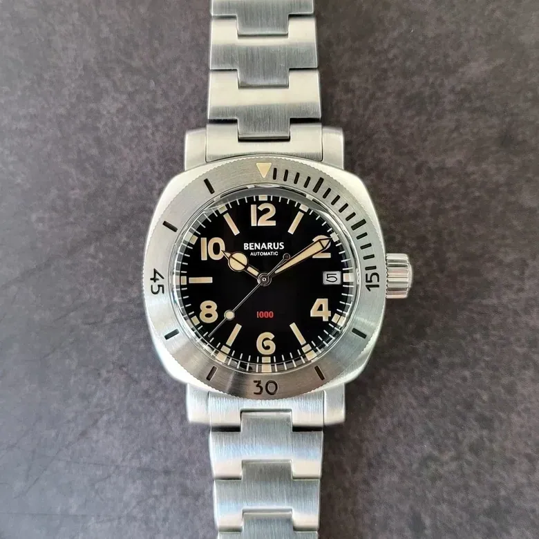 Moray 38 steel black numbers  dial vintage lume date