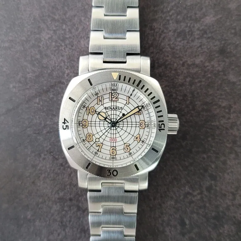 Moray 38 steel silver dial vintage lume