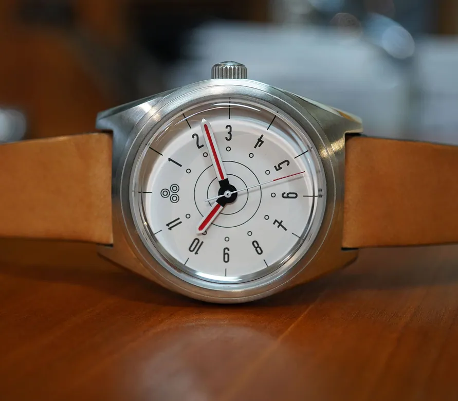 Intaglio 38: “Moderna” Brass & White Dial