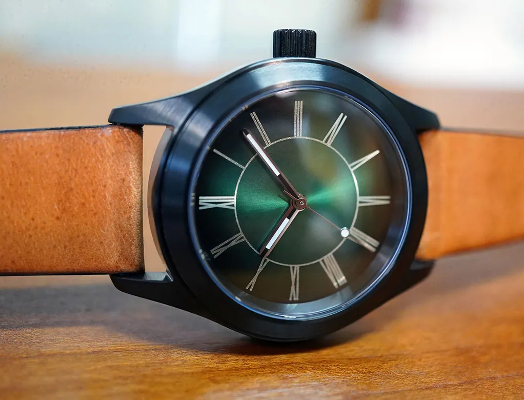 Intaglio 39 Edition: “Radial Roman” Emerald Dial