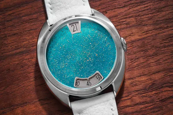 Century Paillonné 24H Jumping Hours "Golden Snow Emerald"