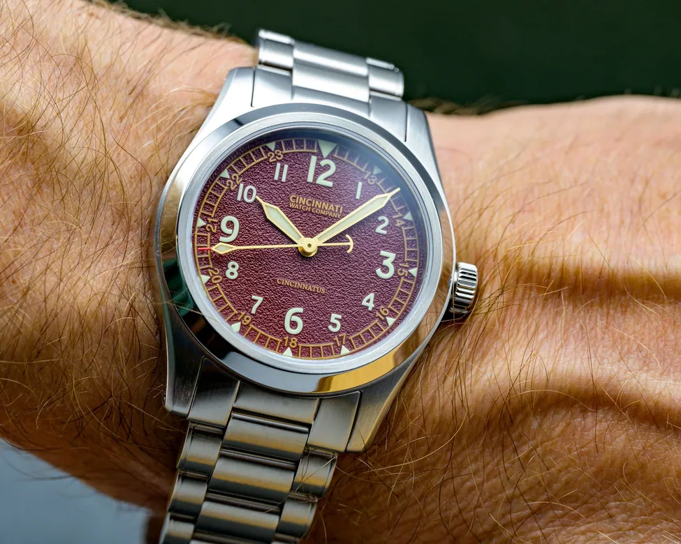 The Cincinnatus Field Burgundy Manual Wind