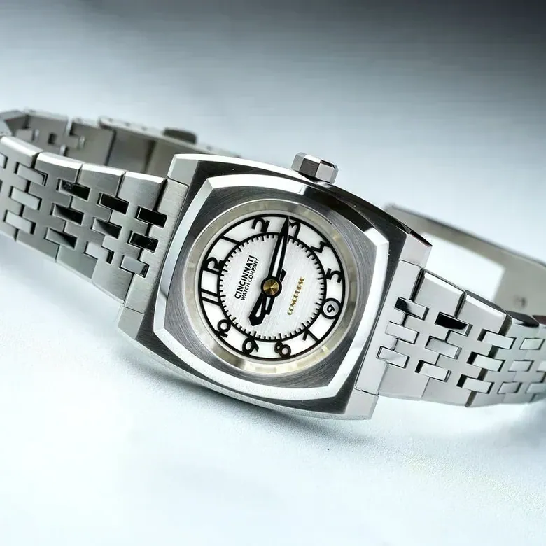 Concourse Silver-White