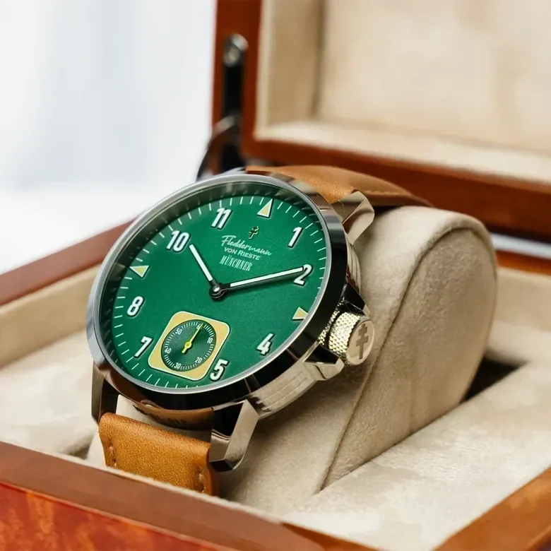 Münchner Small Seconds Watch – Victory Green