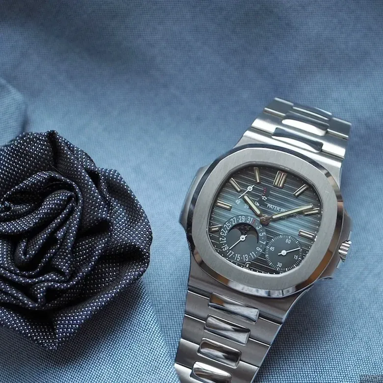 Perspective: The Patek Philippe Reference 5712