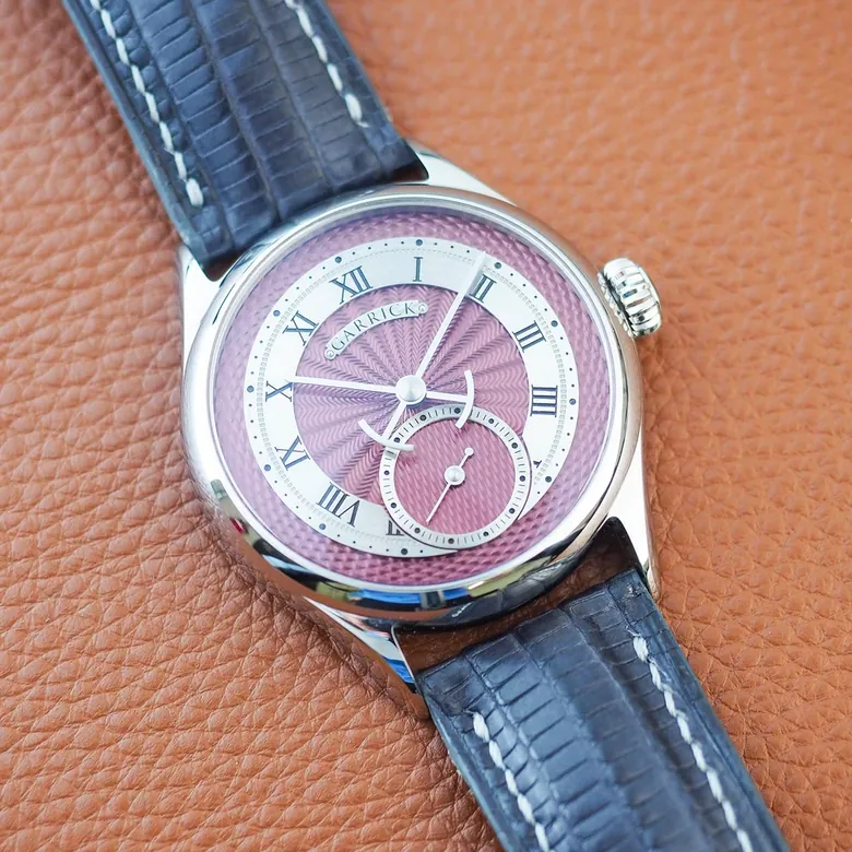 S7 – Red Engine Turned Dial (Pre-owned)