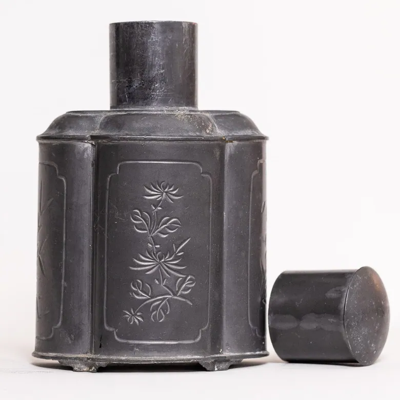 Saki Flask