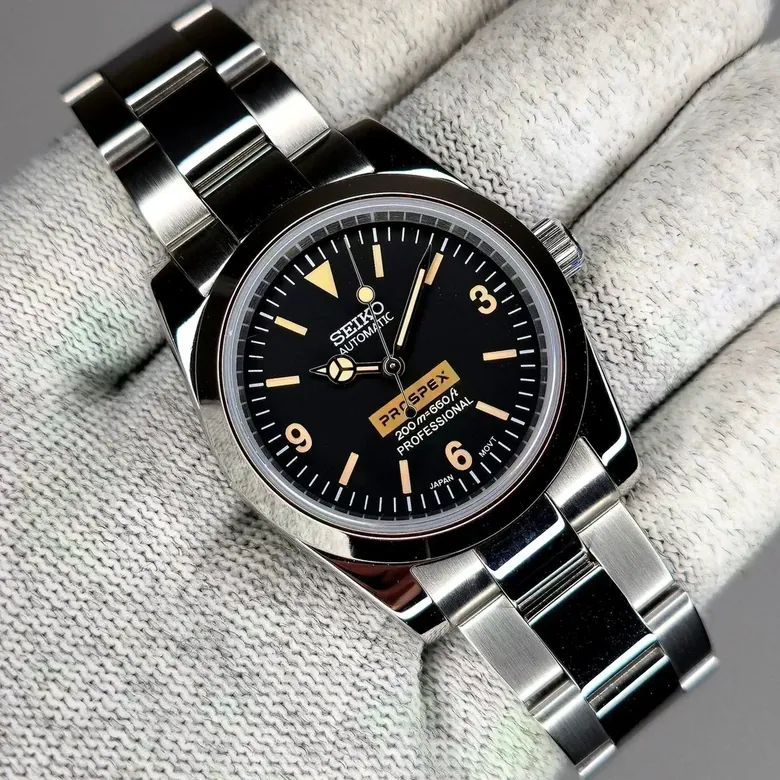 Custom Watch CW155