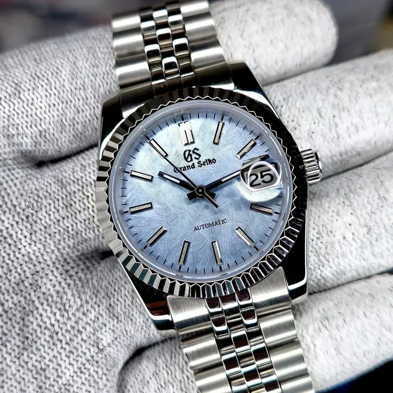 Custom Watch CW595