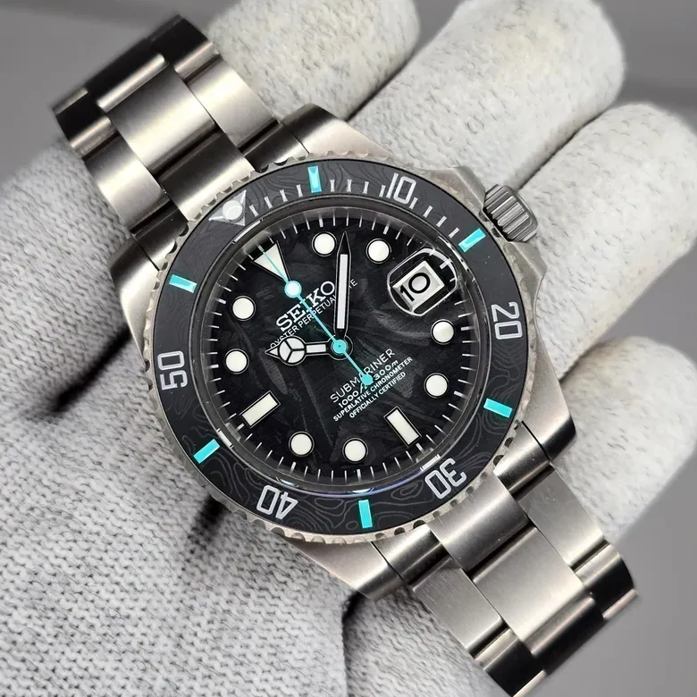 Custom Watch CW329 Automatic - Ultra Lightweight Titanium