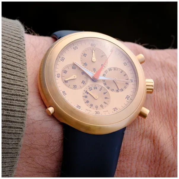 HEMIPODE CHRONO Gold worn