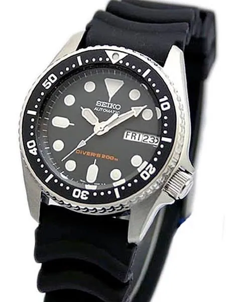 SCRATCH AND DENT - Seiko Black 21-Jewel Automatic Dive Watch with Rubber Strap #SKX013K1