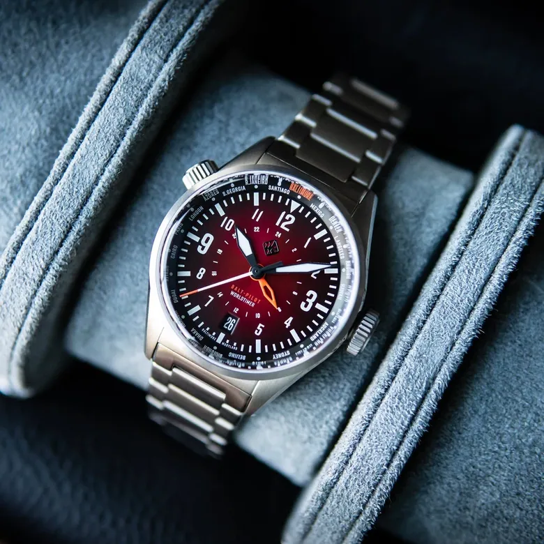 Balt-Pilot Worldtimer Crimson Red