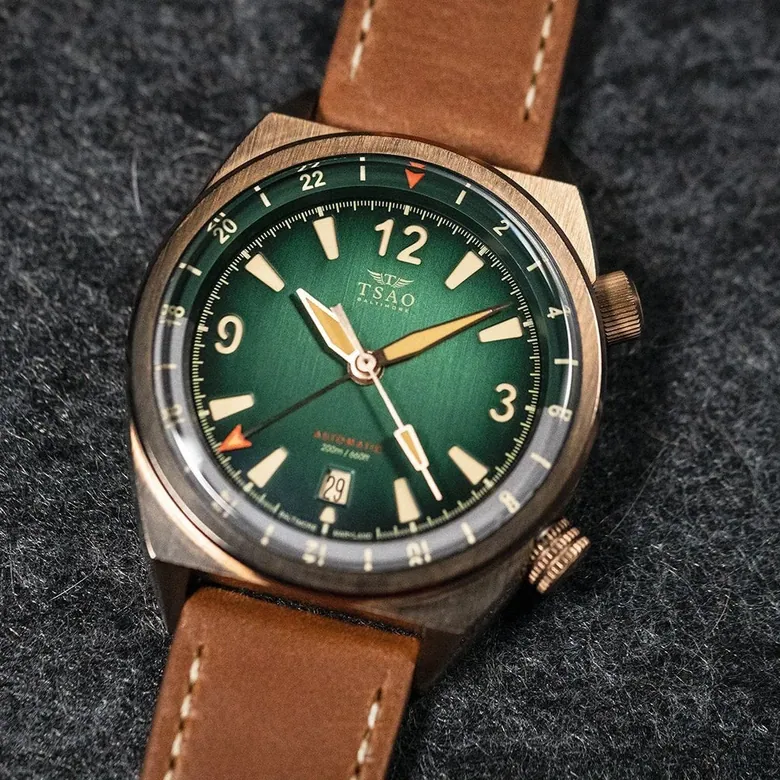 LEGACY BRONZE GMT - GREEN FUME