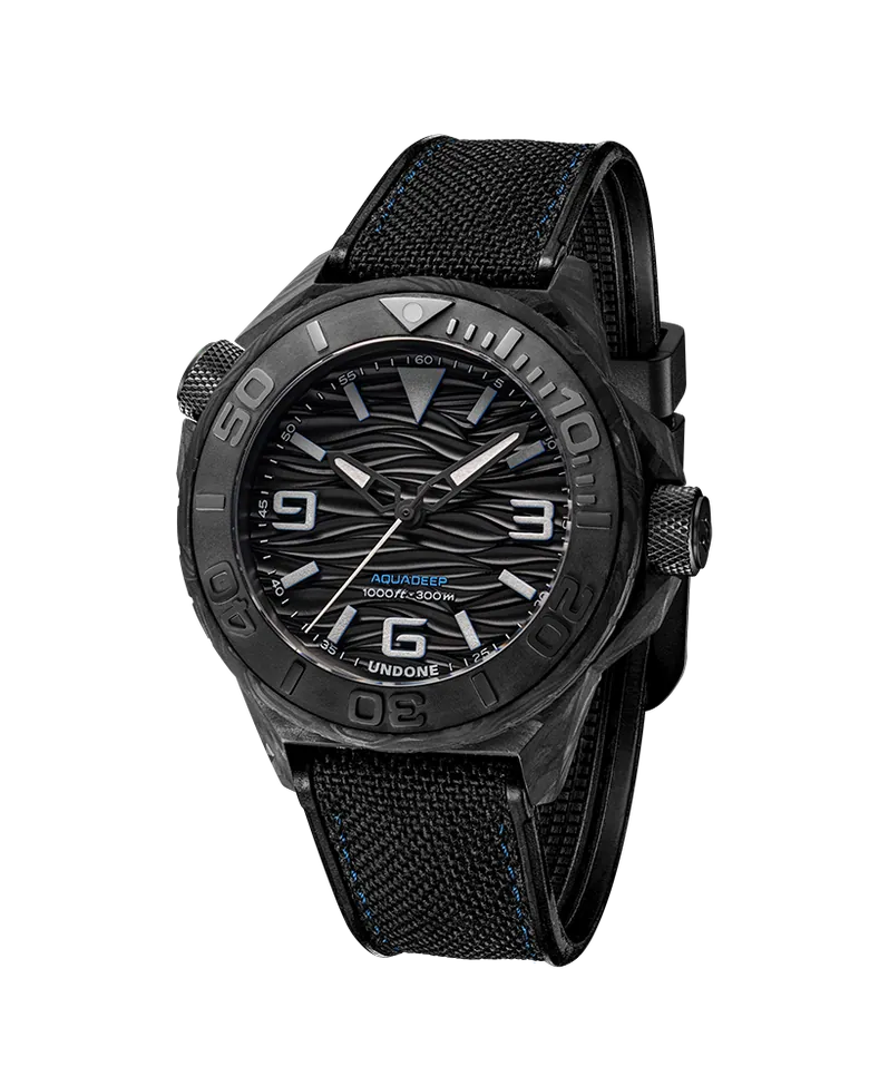 Aqua Carbon Maggy