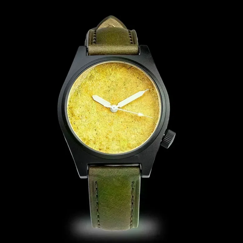 Wancher GURKHA Kanazawa 18K Gold: Field Watch With a Gold Textured Dial