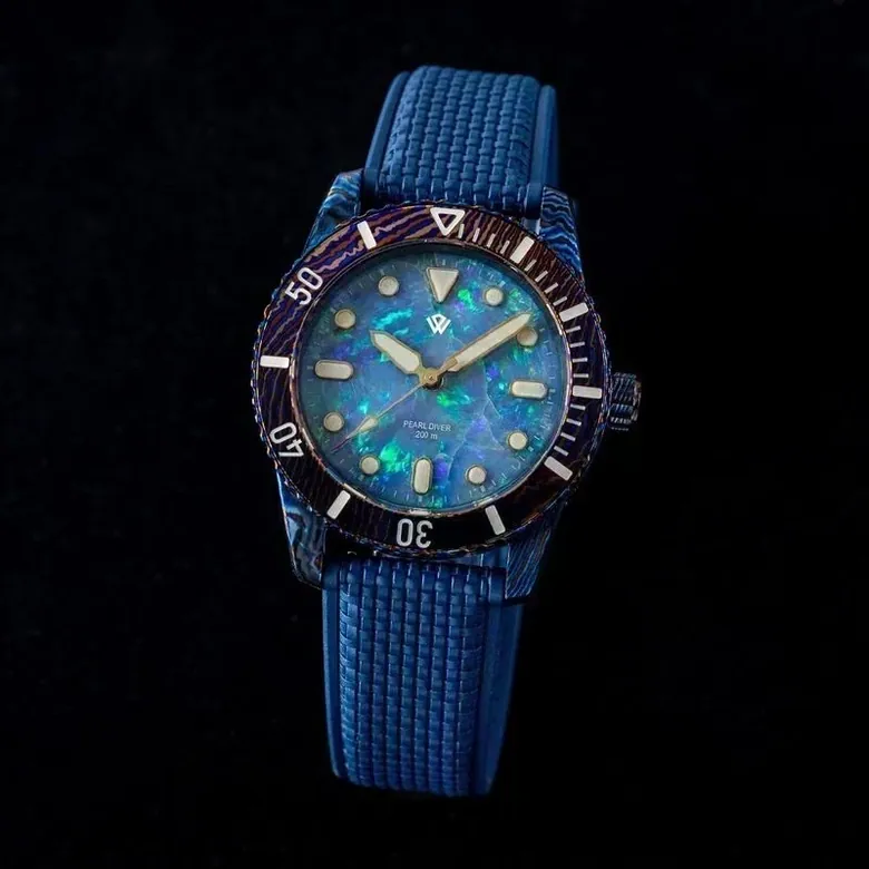 Full Timascus Pearl Diver V2 - Light Blue Opal (39 mm, 200 m)