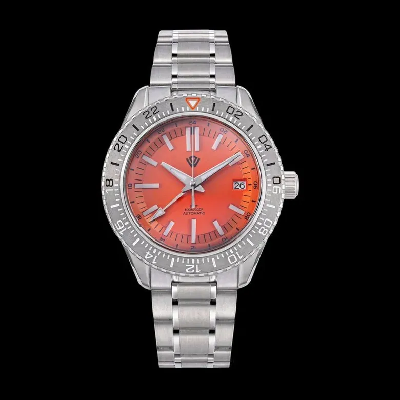 The Ocho - 42 mm Everday GMT Wristwatch Orange