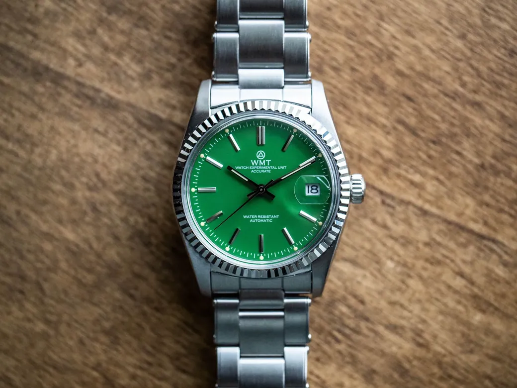 Cabochon – Glossy Green Dial
