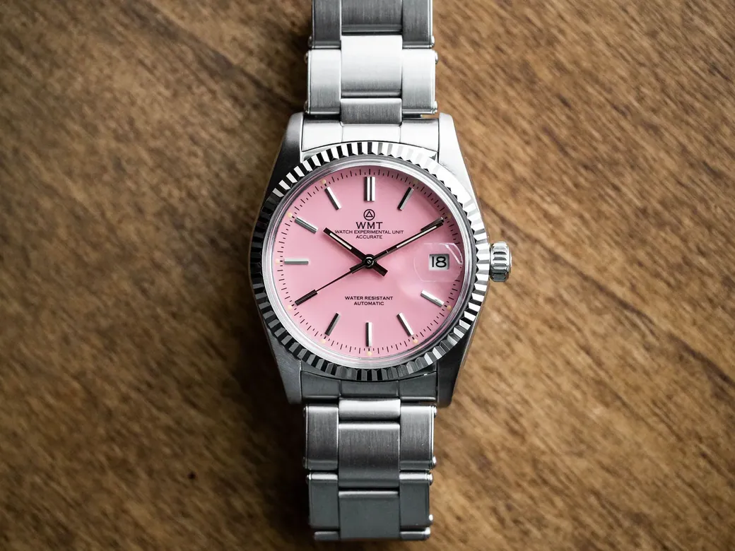 Cabochon – Glossy Pink Dial