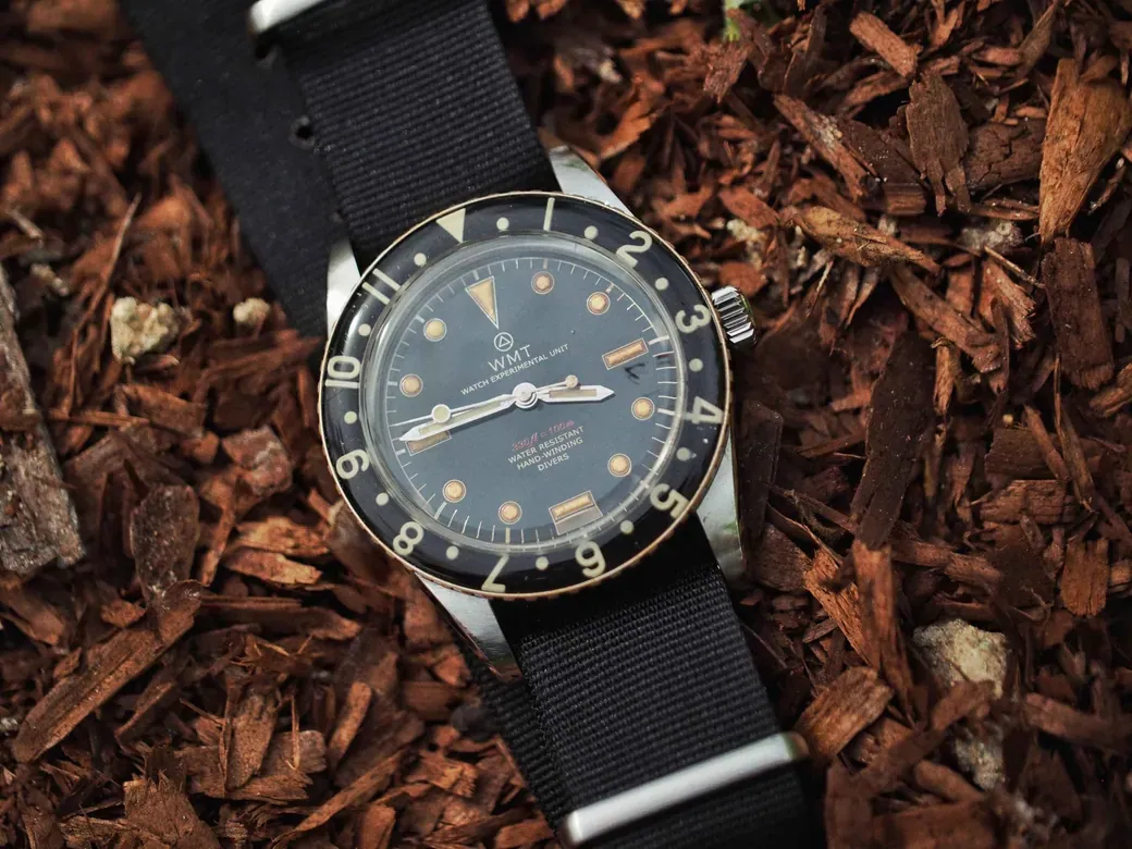 Panton – Brass Bezel / All Aged / Black Nato Strap