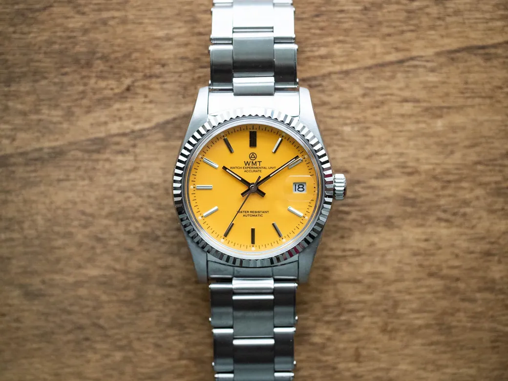 Cabochon – Glossy Yellow Dial