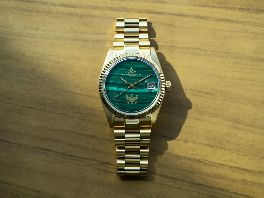 Cabochon – Malachite Stone / Falcon / Gold Plating Edition