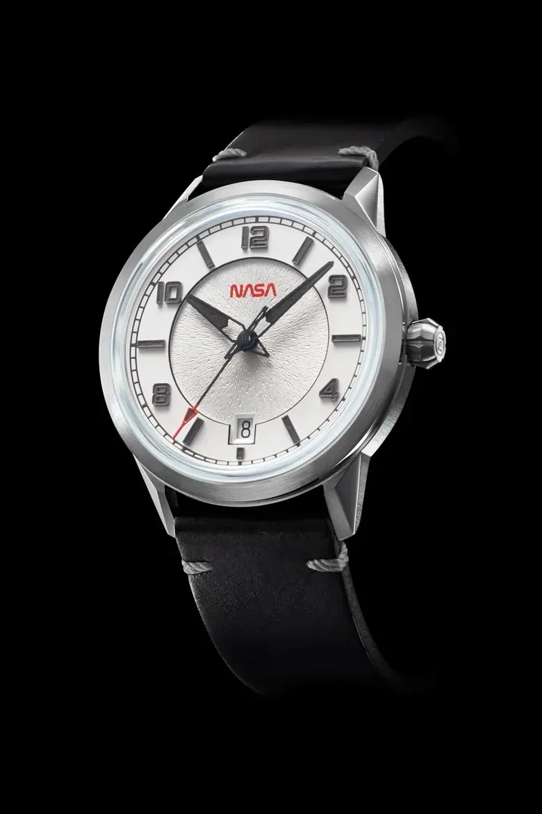 Comet 39mm 'NASA' Edition
